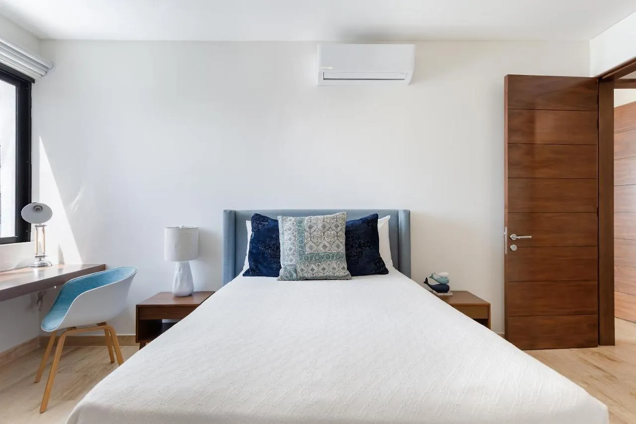 Near Airport, Pool, Spa & Jacuzzi - 3 Bedrooms Cancun 0*,