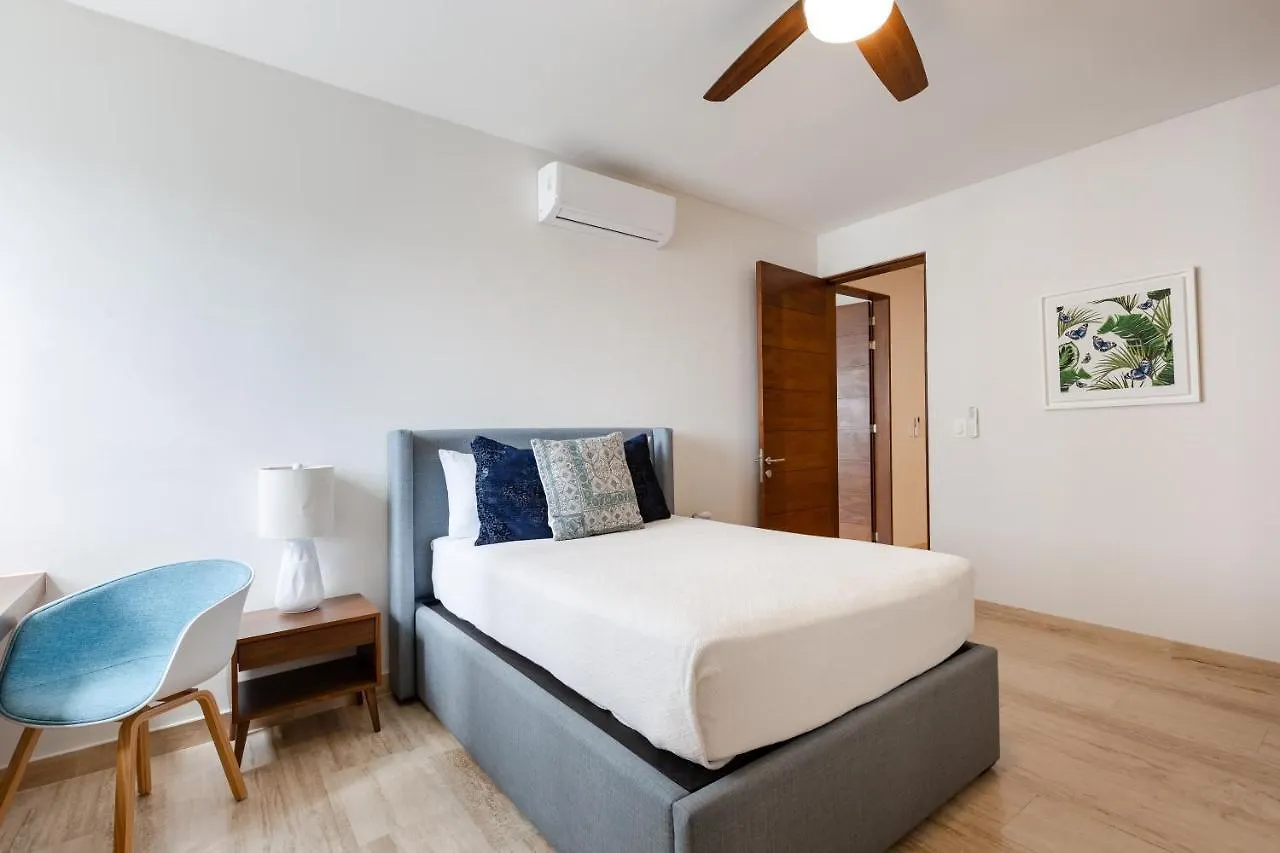 Near Airport, Pool, Spa & Jacuzzi - 3 Bedrooms Cancun Apartment