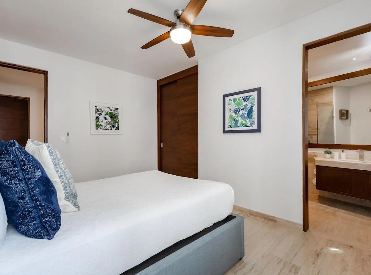 Near Airport, Pool, Spa & Jacuzzi - 3 Bedrooms Cancun