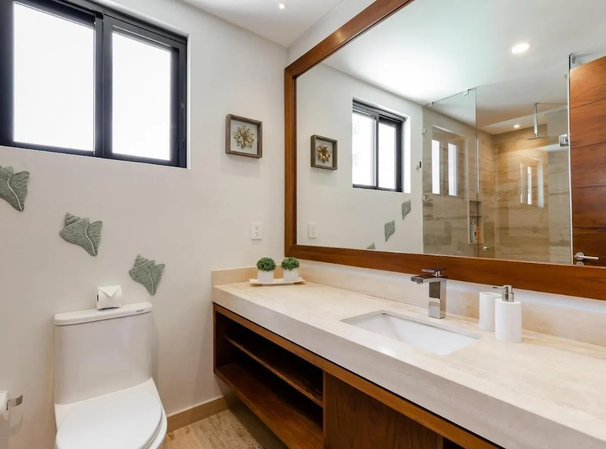 Near Airport, Pool, Spa & Jacuzzi - 3 Bedrooms Cancun 0*,  Mexico