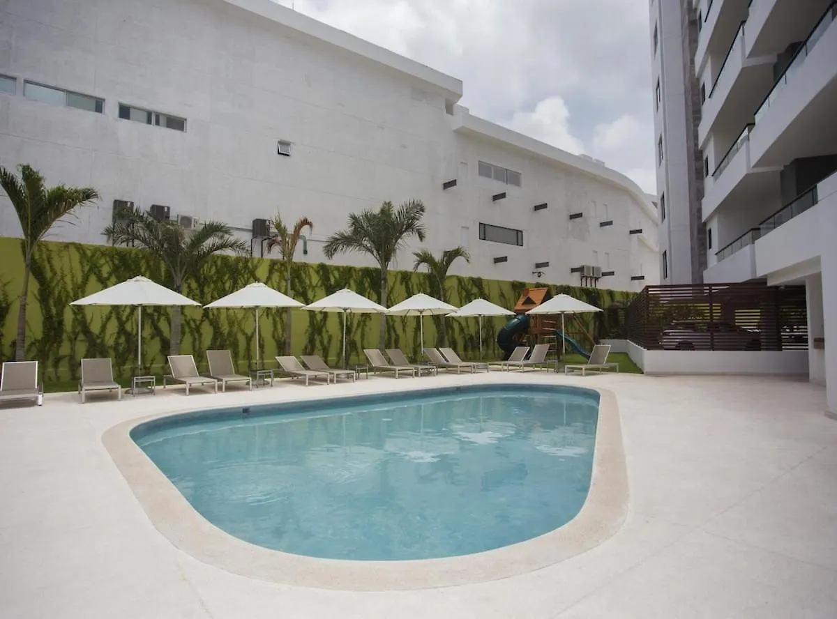 Near Airport, Pool, Spa & Jacuzzi - 3 Bedrooms Cancun